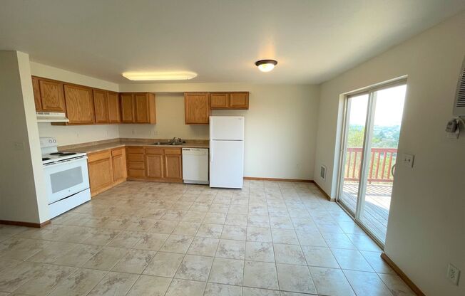 3 beds, 2 baths, 1,334 sqft, $1,450, Unit 935