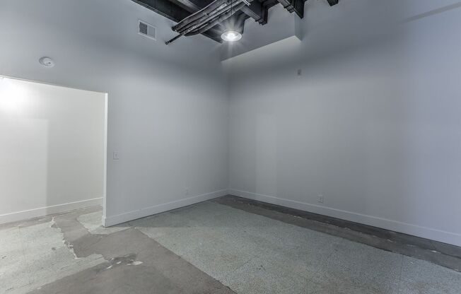 1 bed, 1 bath, 1,047 sqft, $1,550, Unit A313