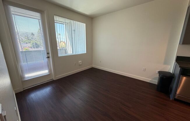 2 beds, 2 baths, 890 sqft, $2,610, Unit 218