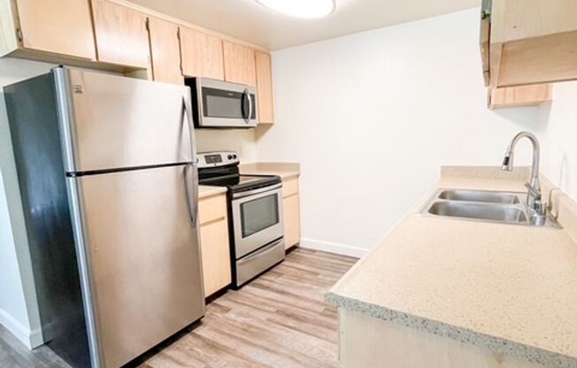 2 beds, 2 baths, 1,044 sqft, $1,795, Unit 1690-209