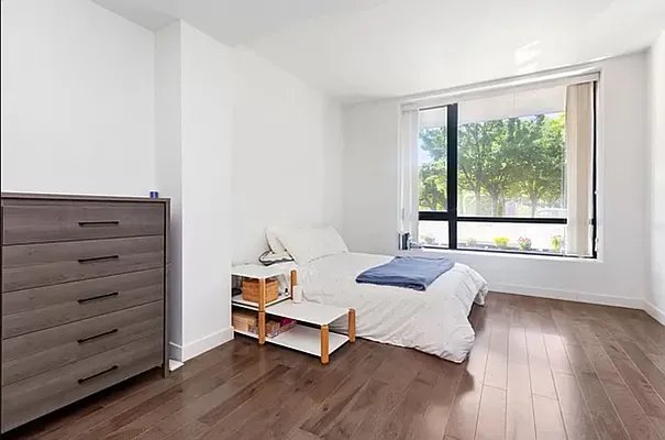 11 35 45 AVE