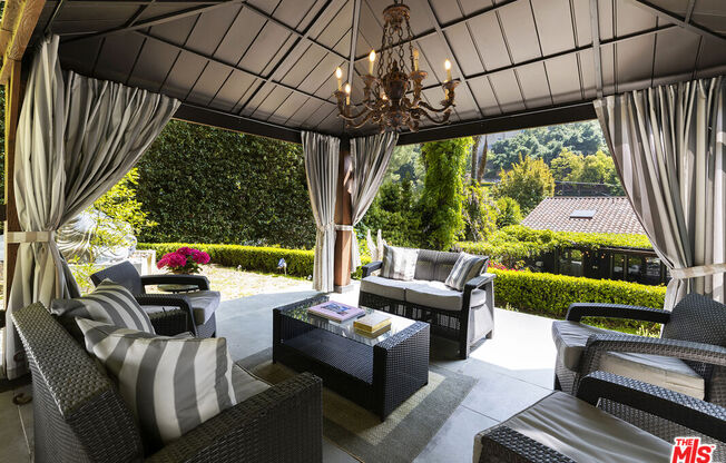 4028 ALTA MESA DR