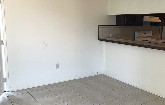 3 beds, 2 baths, 1,350 sqft, $1,175, Unit 8825-4