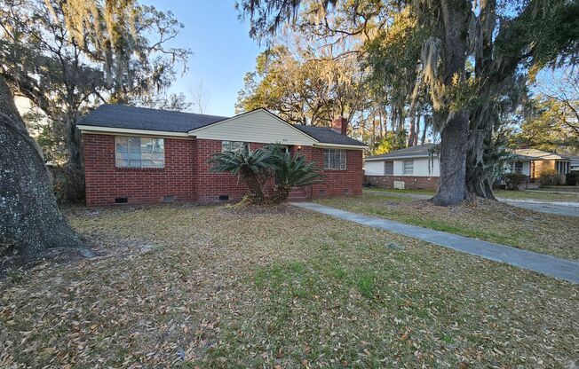 3 Bedroom, 2 bath w/ detached 1 bed/ 1 bath Mother in law suite.  A MUST SEE!!