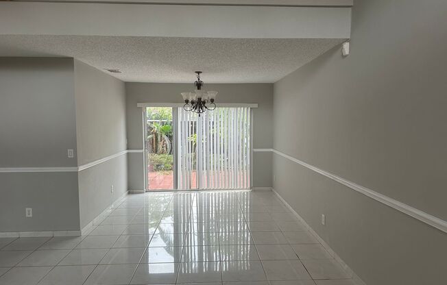 Single Family house in Silver Lakes - Pembroke Pines