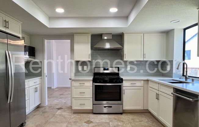 Penasquitos, 9002 Meadowrun Wy, Cul-De-Sac, 18 Solar Panels, AC, Fireplace, 2 Car Garage.