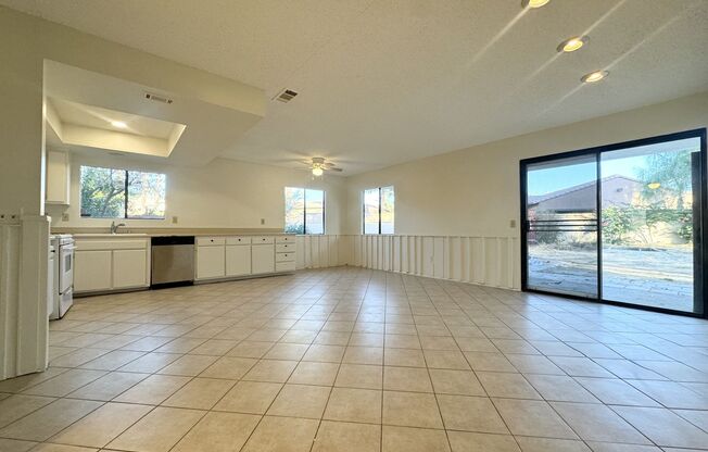 AVAILABLE NOW!!! 3 Bedroom 2 Bathroom Home in Rancho Mirage Resort