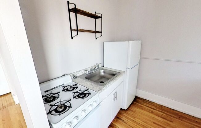 Studio, 1 bath, 400 sqft, $895, Unit 49-37