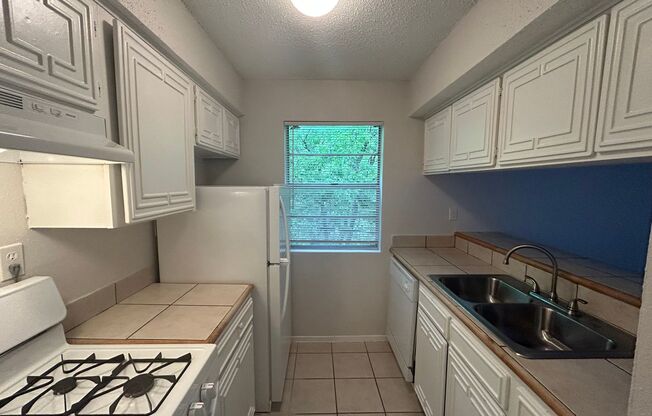 1 bed, 1 bath, 700 sqft, $1,254, Unit OCR-235