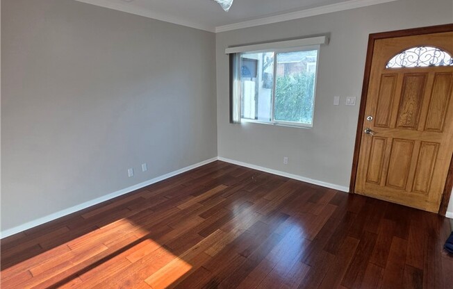 208 W 90 ST