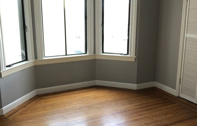 1 bed, 1 bath, $2,995