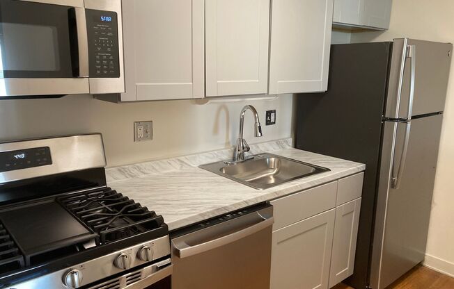 1 bed, 1 bath, 650 sqft, $1,399, Unit 17C