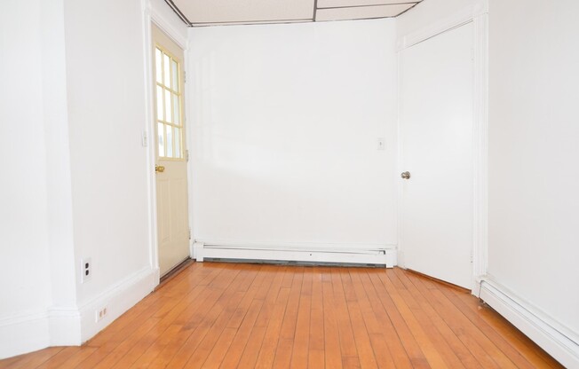 1 bed, 1 bath, 1,500 sqft, $2,700, Unit 2