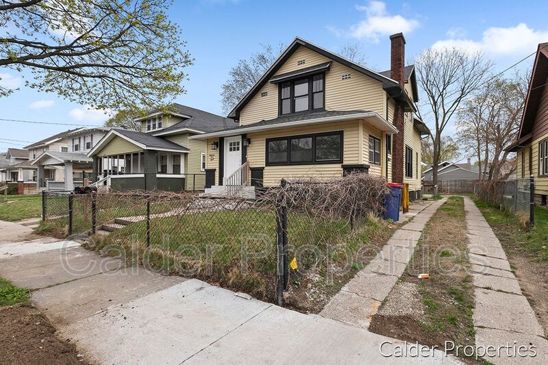1948 COLLINS AVE SE