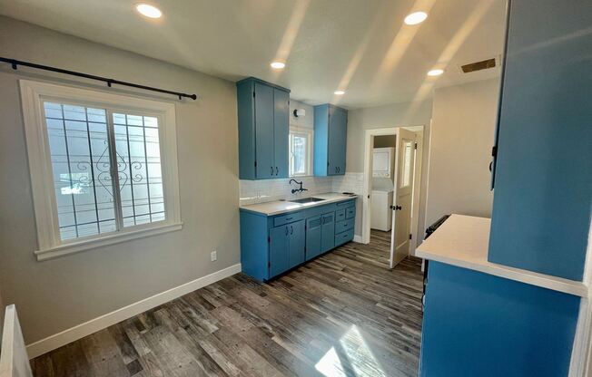 205 E. Noble