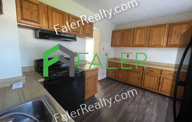 2 beds, 1 bath, $1,050