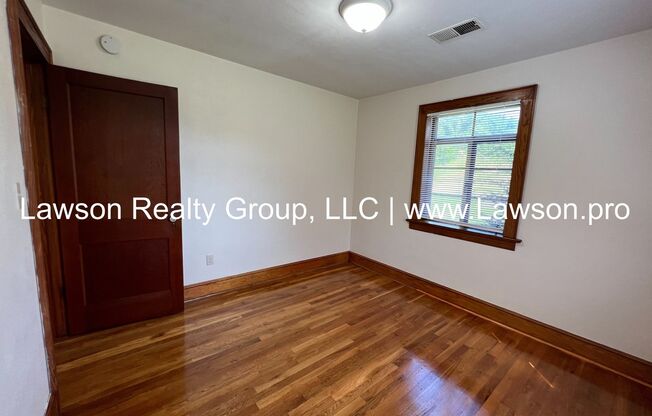 2 beds, 1 bath, $1,395