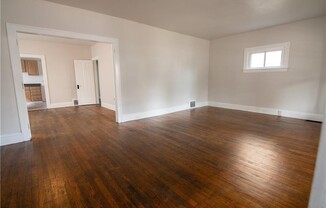 10806 ALMIRA AVE