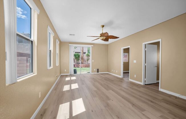 MOVE-IN READY! BEAUTIFUL 4-BEDROOM HOME IN GREAT LOCATION!