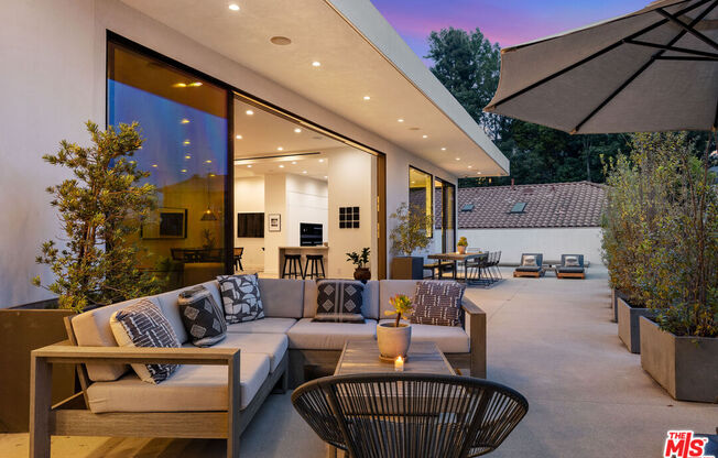 9935 BEVERLY GRV DR