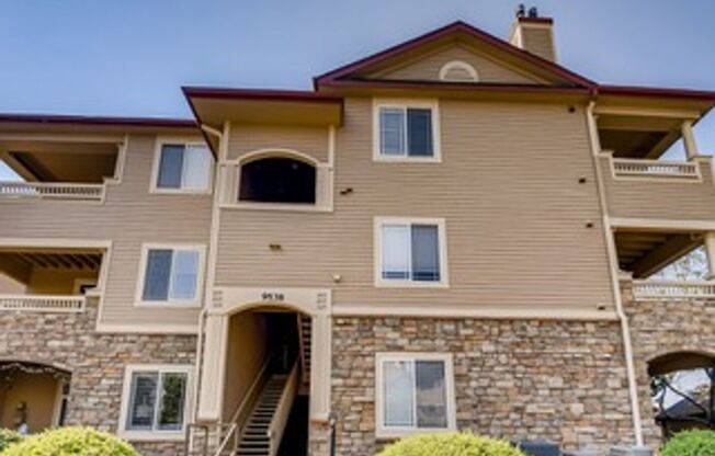 Charming 2 bed/2 bath condo on top floor with mountain views and 1 car detached garage