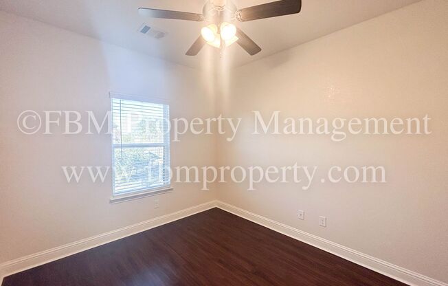 3 beds, 2.5 baths, $2,250, Unit 300