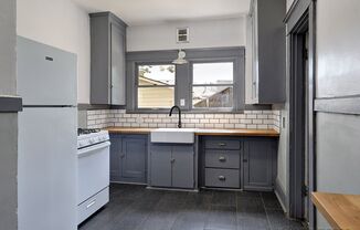 6015-6017 SE 99th Ave
