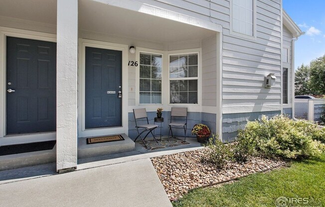 IMMACULATE 2 BED/1.5 BATH TOWNHOME IN LONGMONT - AVAILABLE NOW!