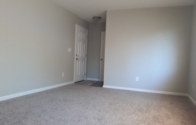 3 beds, 1 bath, 960 sqft, $1,850