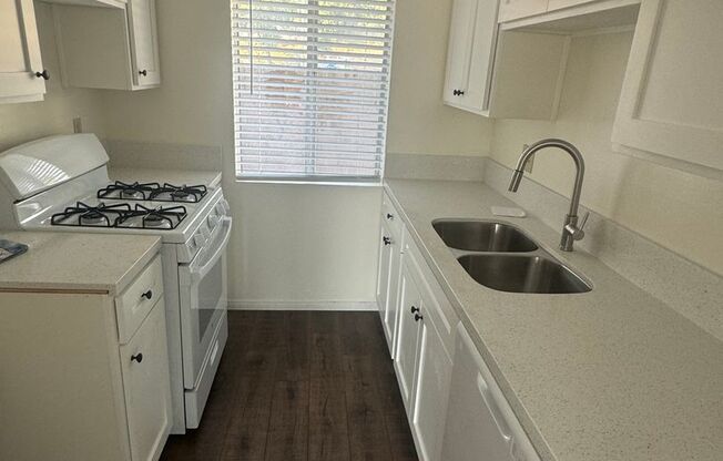 Central Ave 1180