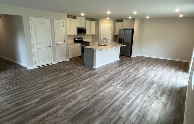 Brand New 4 Bed Home in University Area