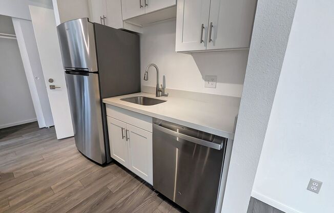 2 beds, 1 bath, 830 sqft, $1,895, Unit 406