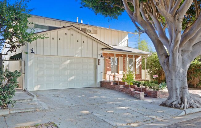 1451 Franklin St in Santa Monica!  Steps to SM Blvd and near the Water Garden.
