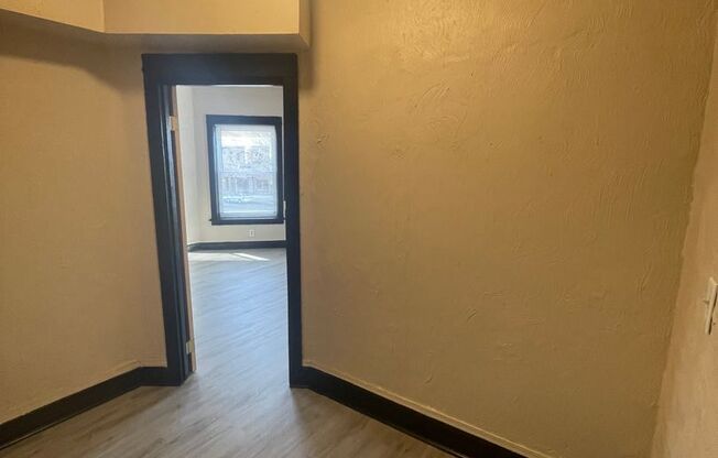 4 beds, 2 baths, $1,850, Unit 5400-2