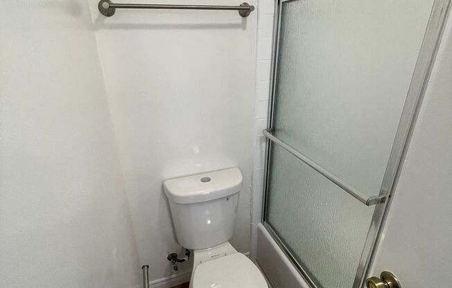 Studio, 1 bath, 400 sqft, $1,295