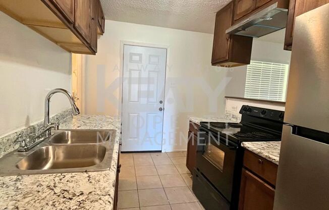 3 beds, 2 baths, $1,400