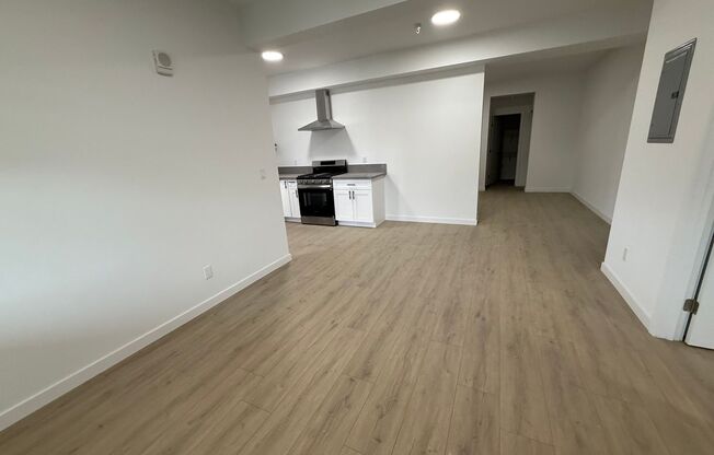 1577 N Fair Oaks