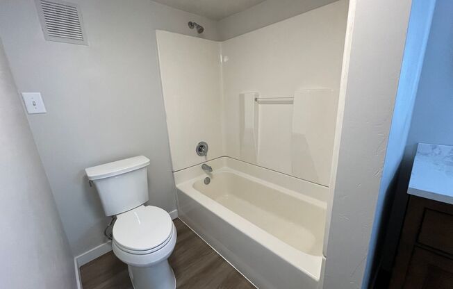 1 bed, 1 bath, $1,100, Unit Front