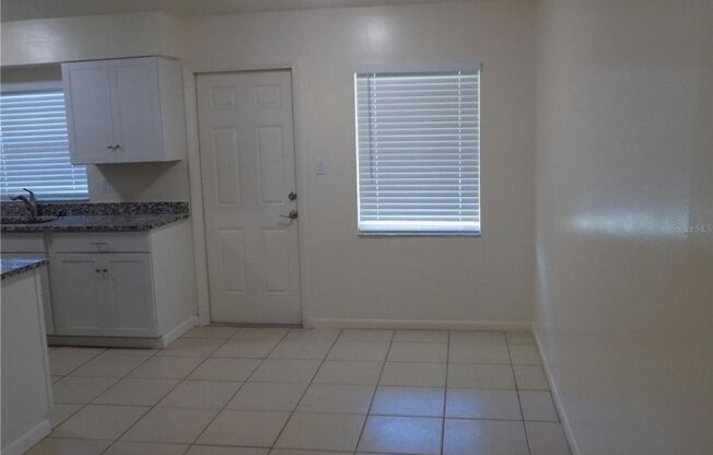 2 beds, 1 bath, 900 sqft, $1,250, Unit Unit B