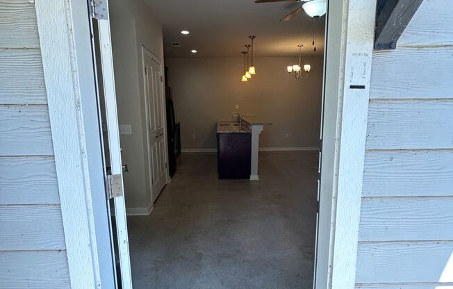 1 bed, 1 bath, 672 sqft, $1,100, Unit 2103