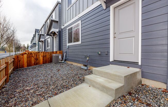 Modern 3BD Townhomes in Battle Ground! NEWLY-CONSTRUCTED w/ High-End Finishes!