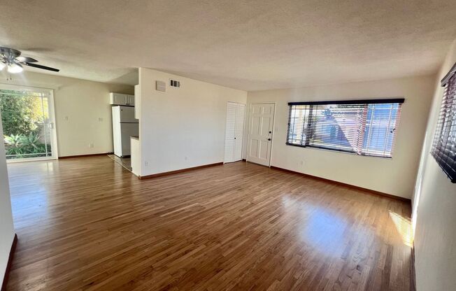 4BR House in Clairemont with a 2 Car Garage, AC, and W/D Hookups