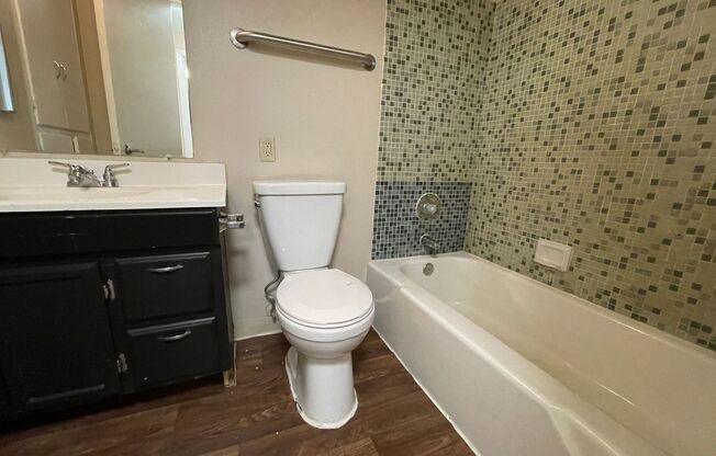 Studio, 1 bath, $900, Unit UNIT 4S