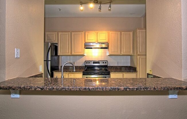 2/2 2nd floor in Sabal Point Longwood Gated community/ Available for move-in on December 15, 2026