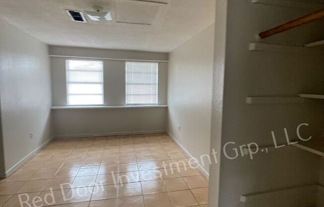 3 beds, 2 baths, $1,400, Unit Berry#14