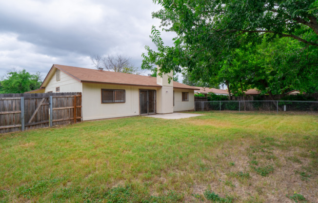 3 beds, 2 baths, $1,550