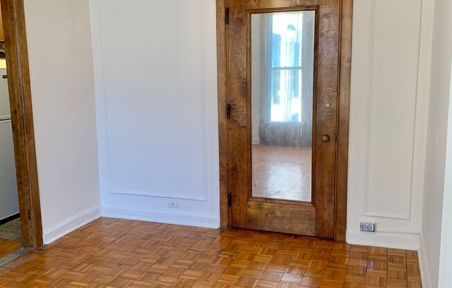 Studio, 1 bath, 300 sqft, $1,385, Unit 530-611