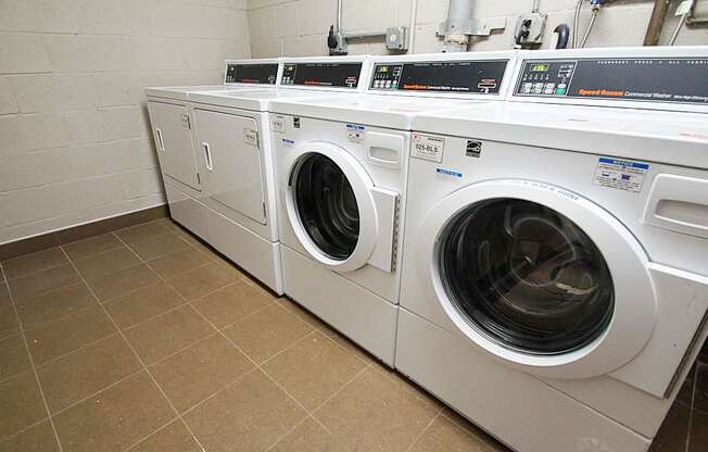Laundry Center at The Reserves at 1150 Apartments, Integrity Realty LLC, Ohio, 44134