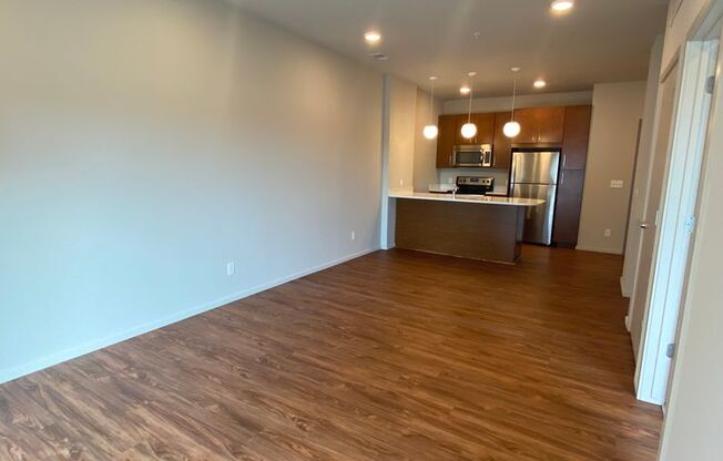 1 bed, 1 bath, 671 sqft, $1,325, Unit 363