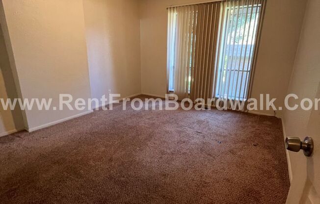 4 beds, 2 baths, 2,200 sqft, $1,995, Unit 1787 Lincoln Lane